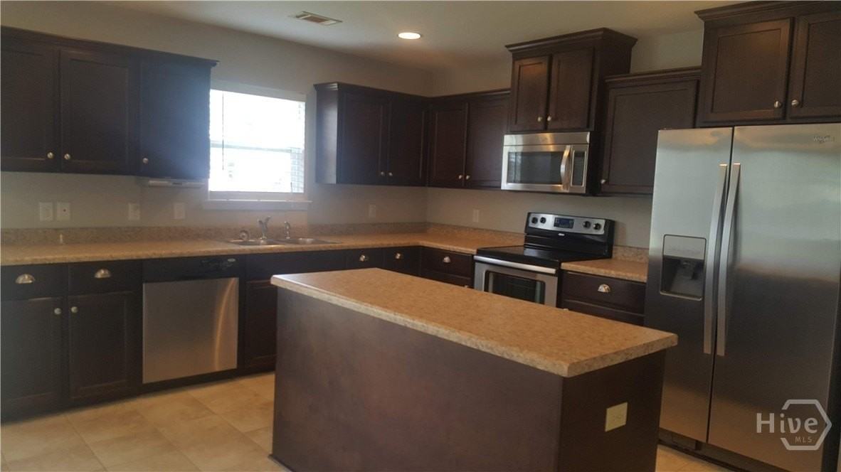 37 Wesleyan Dr - Photo 5 of 19