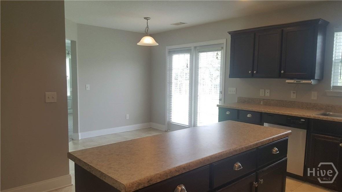 37 Wesleyan Dr - Photo 6 of 19