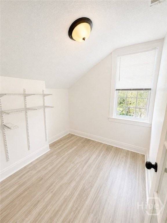 612 W 40th St #B - Photo 3 of 11