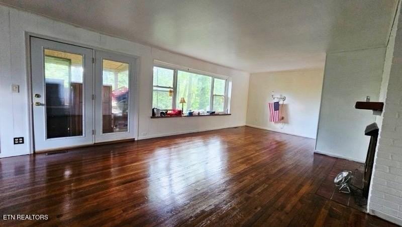 313 W Outer Dr - Photo 4 of 11