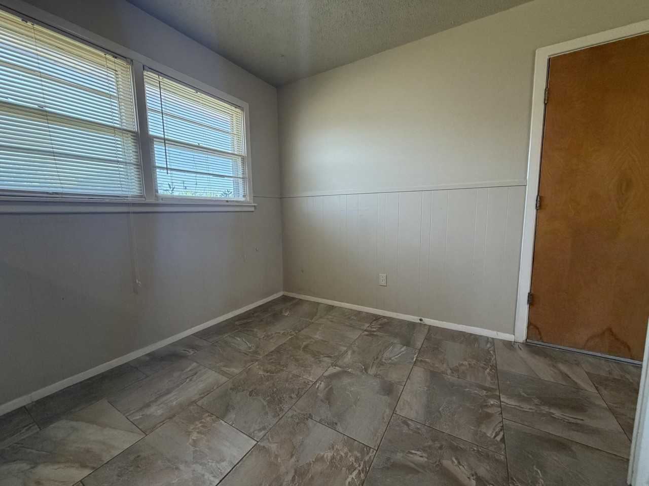 5016 46th St - Photo 5 of 21