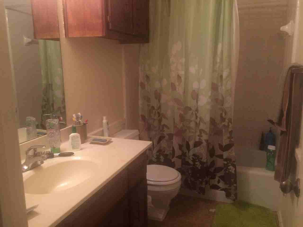 5728 93rd St - Photo 4 of 20