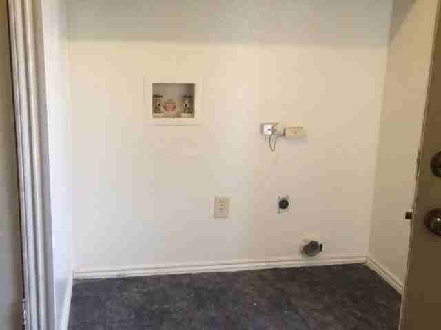 5728 93rd St - Photo 5 of 20