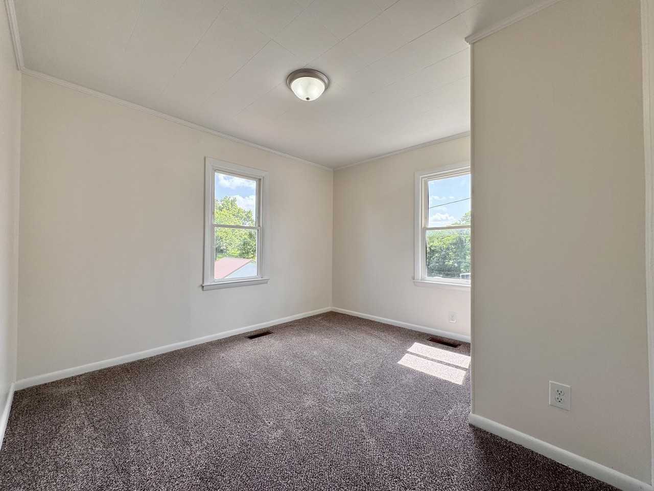 107 N Robbins Ct - Photo 7 of 21