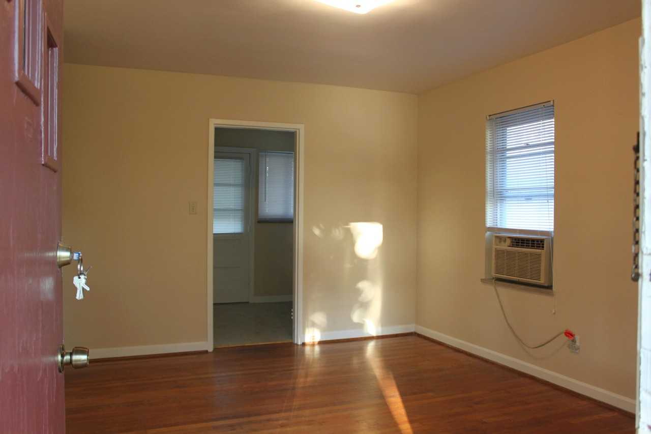 2129 Coburn Blvd - Photo 2 of 6