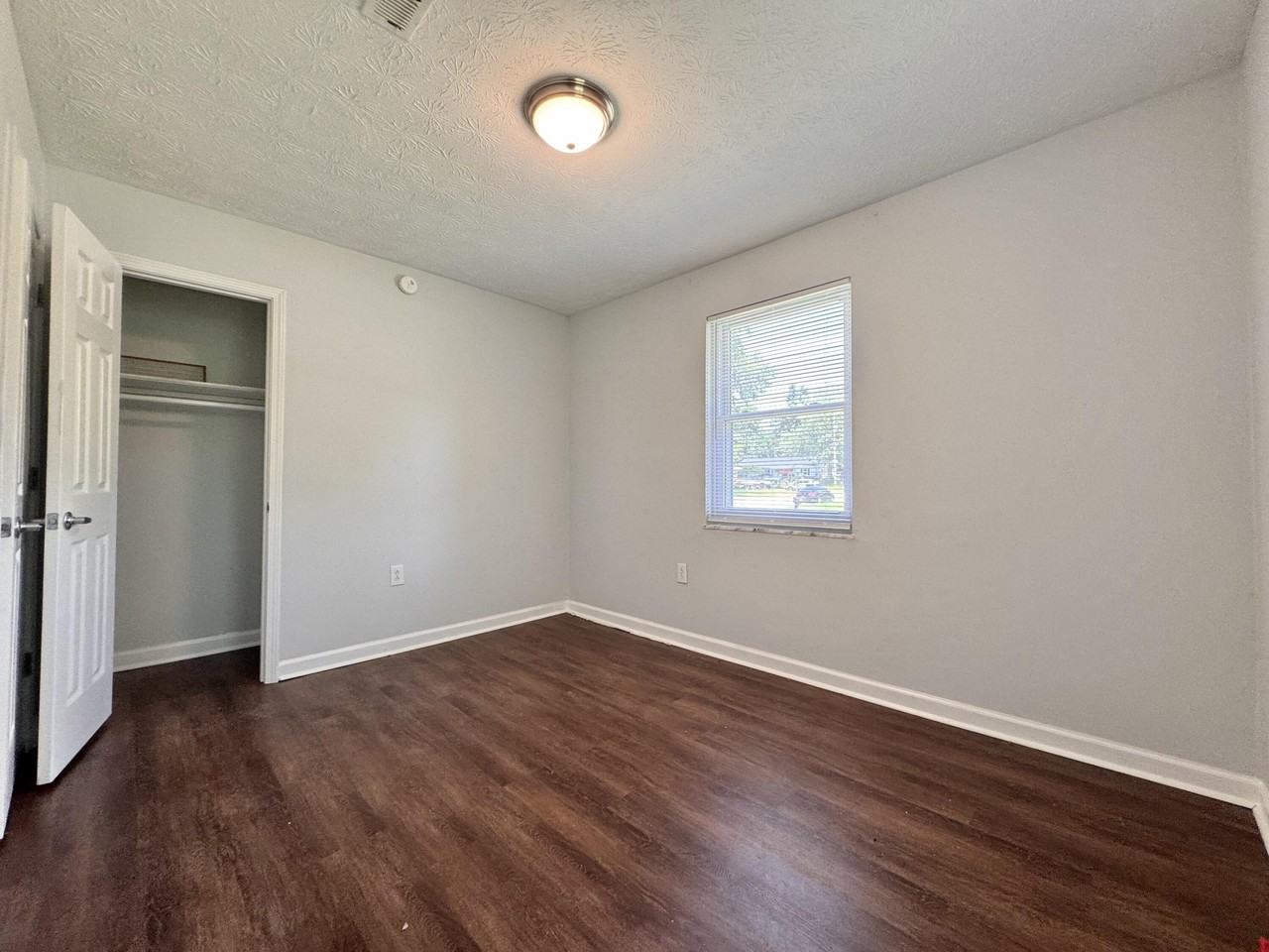 122 Estonia Dr - Photo 3 of 18