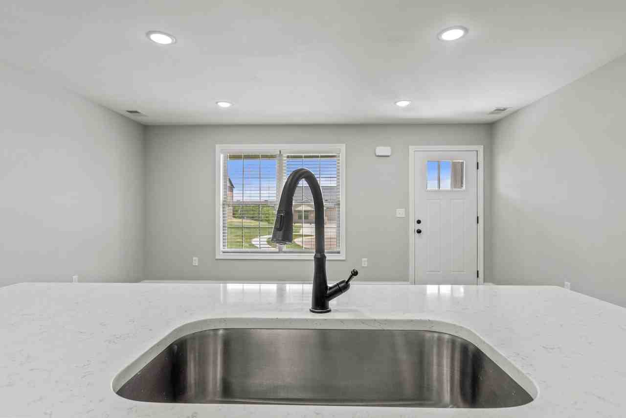 5009 Melana Way - Photo 5 of 21