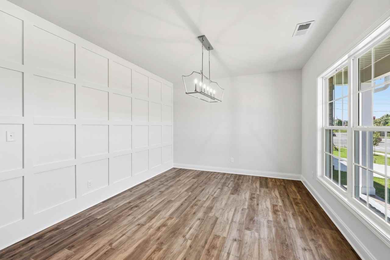 2869 Blackford Pkwy - Photo 6 of 35