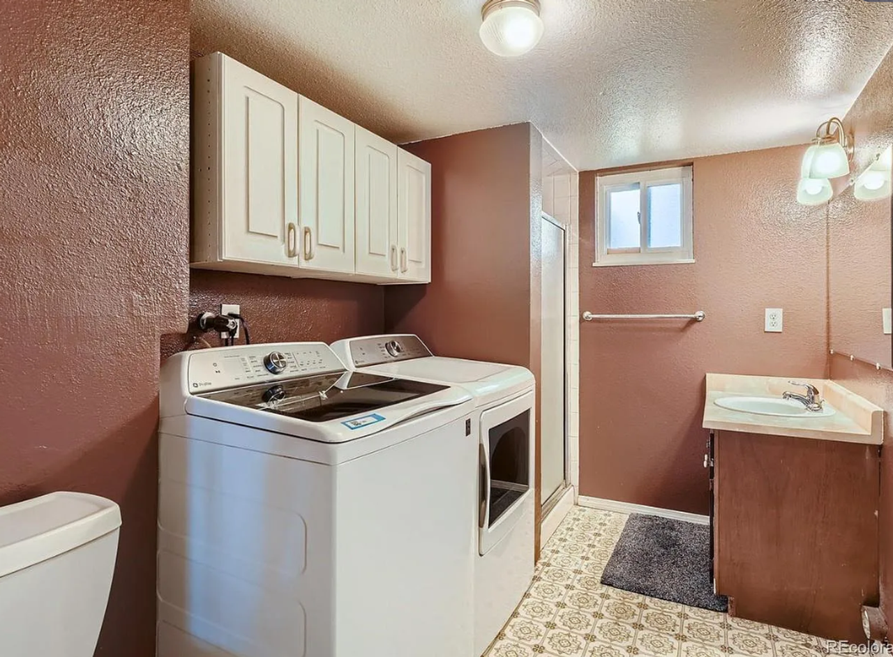 566 Voiles Dr #1 - Photo 6 of 8