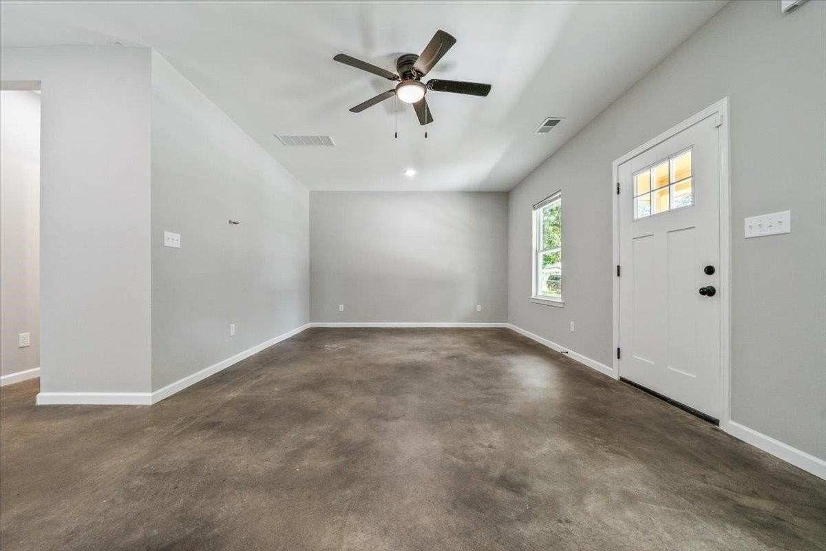2844 Nathan Ave - Photo 7 of 33