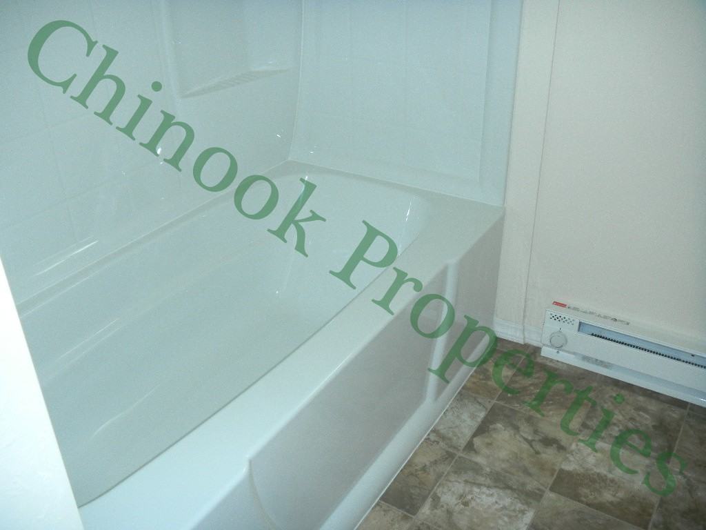 390 Irving Rd - Photo 7 of 16