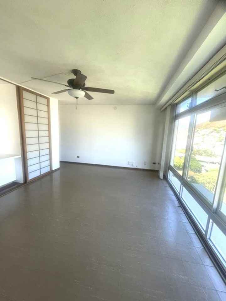 1547 Queen Emma Gardens- King Tower #1547 - Photo 4 of 12