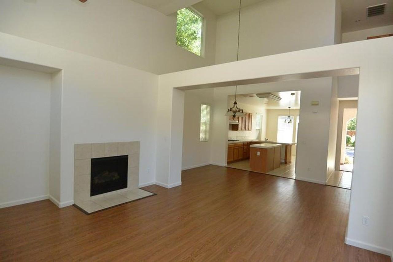 3204 N Kayenta St - Photo 2 of 16