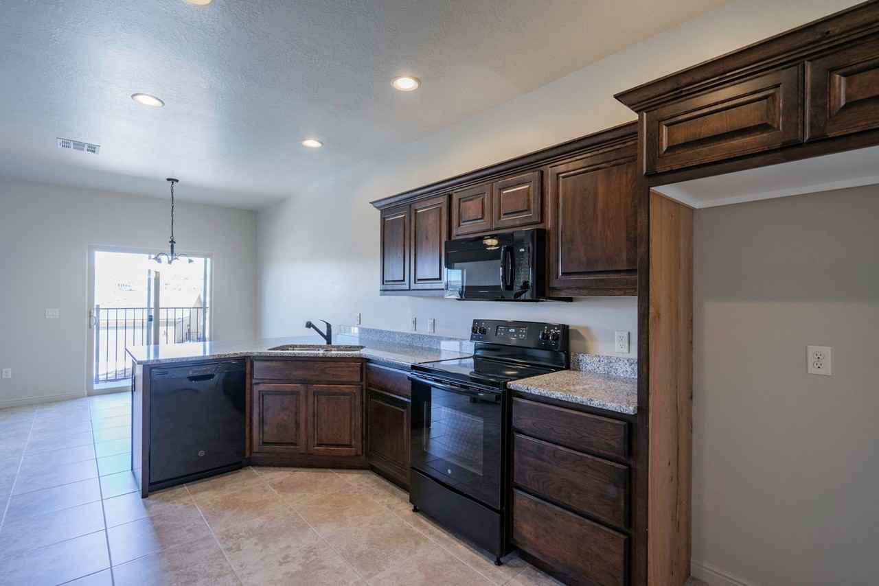 370 Buena Vista Blvd #108 - Photo 3 of 24