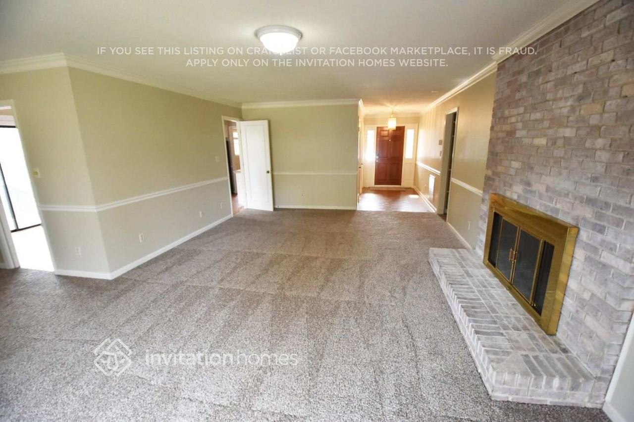7131 Hillside Ln - Photo 2 of 5