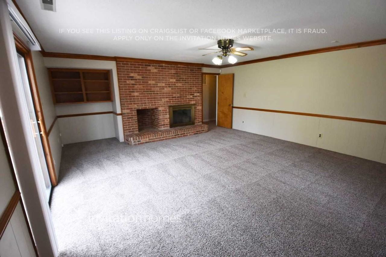 7131 Hillside Ln - Photo 3 of 5
