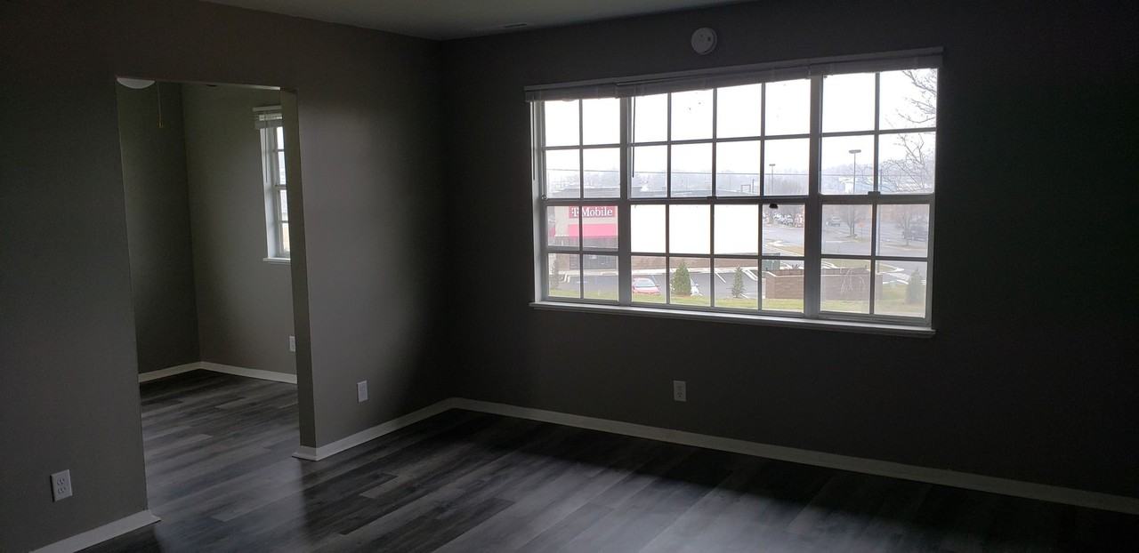 504 Yorktown Rd - Photo 3 of 6