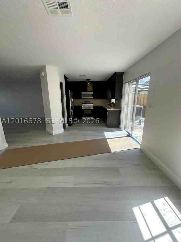 10026 Sw 162nd Path - Photo 6 of 26