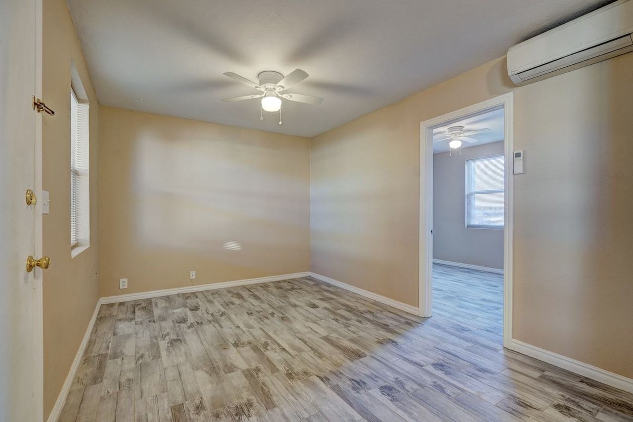 3131 N May Ave - Photo 3 of 16