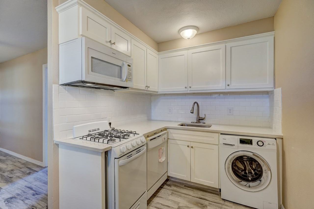 3131 N May Ave - Photo 5 of 16