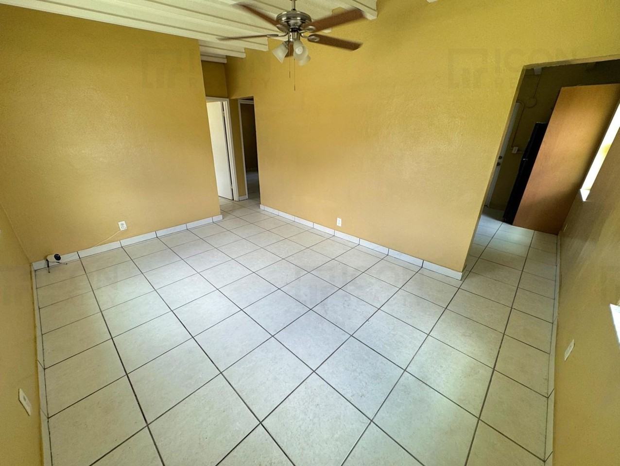 730 Nw 15th Ter - Photo 4 of 9