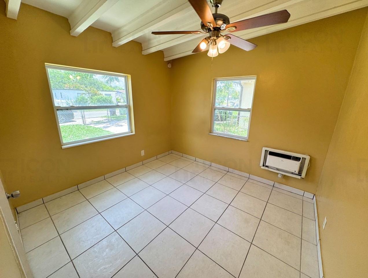 730 Nw 15th Ter - Photo 6 of 9