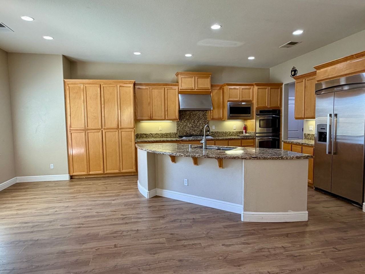 3035 Hastings Way - Photo 6 of 29