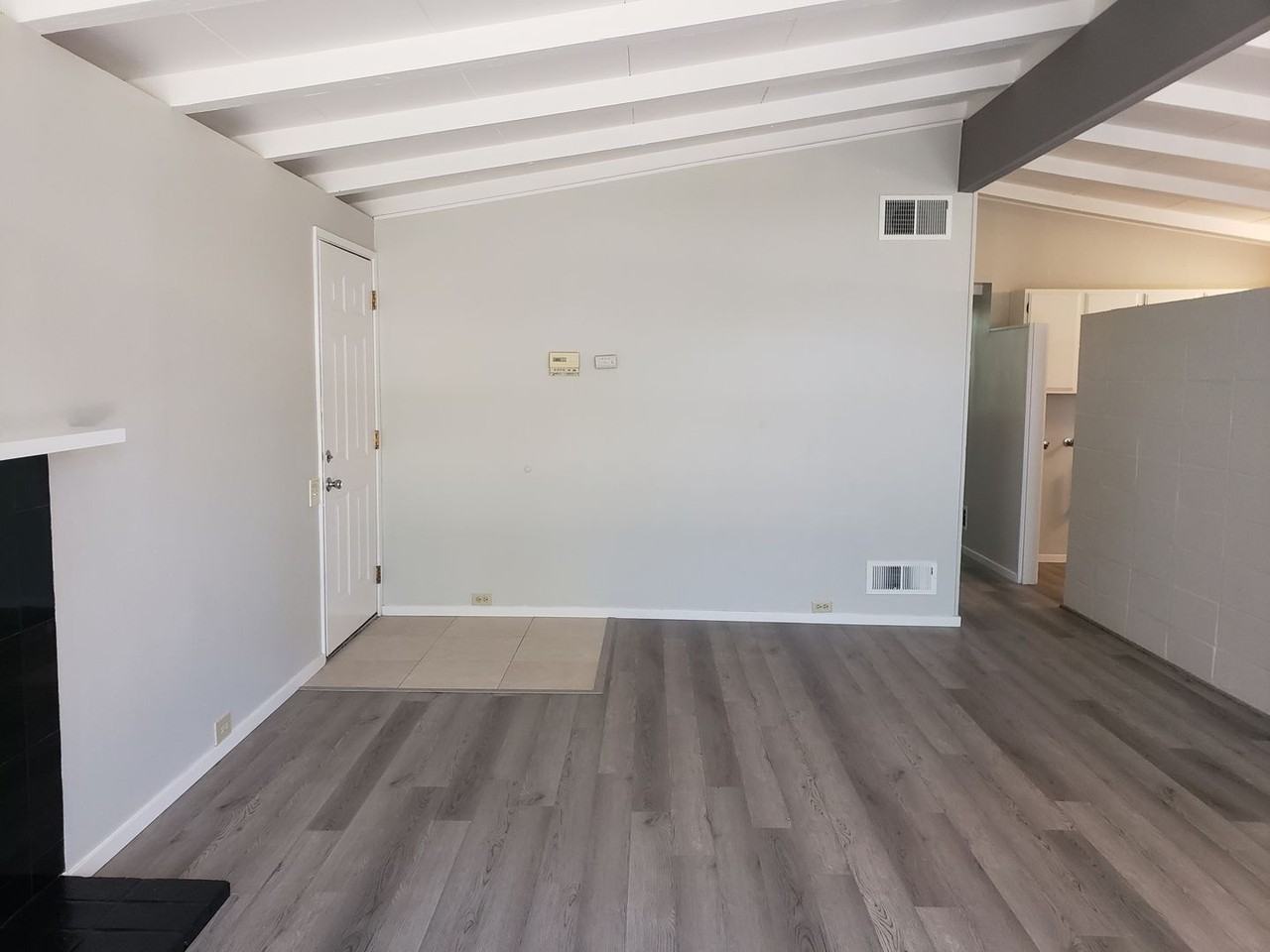 10400 Johnson Ave - Photo 4 of 14