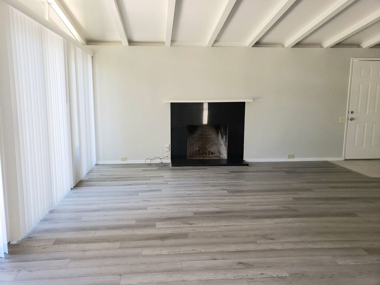 10400 Johnson Ave - Photo 5 of 14