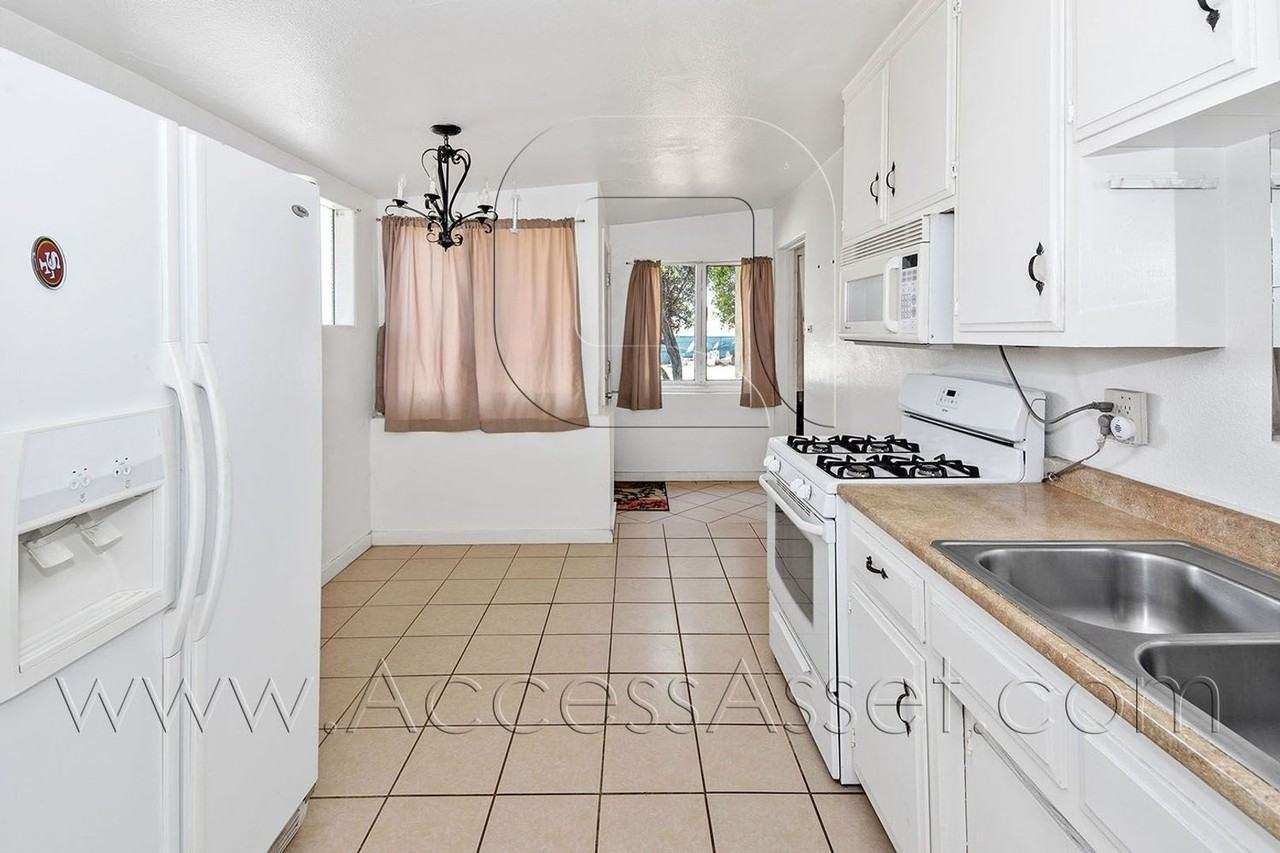 675 American Ave #2 - Photo 4 of 17