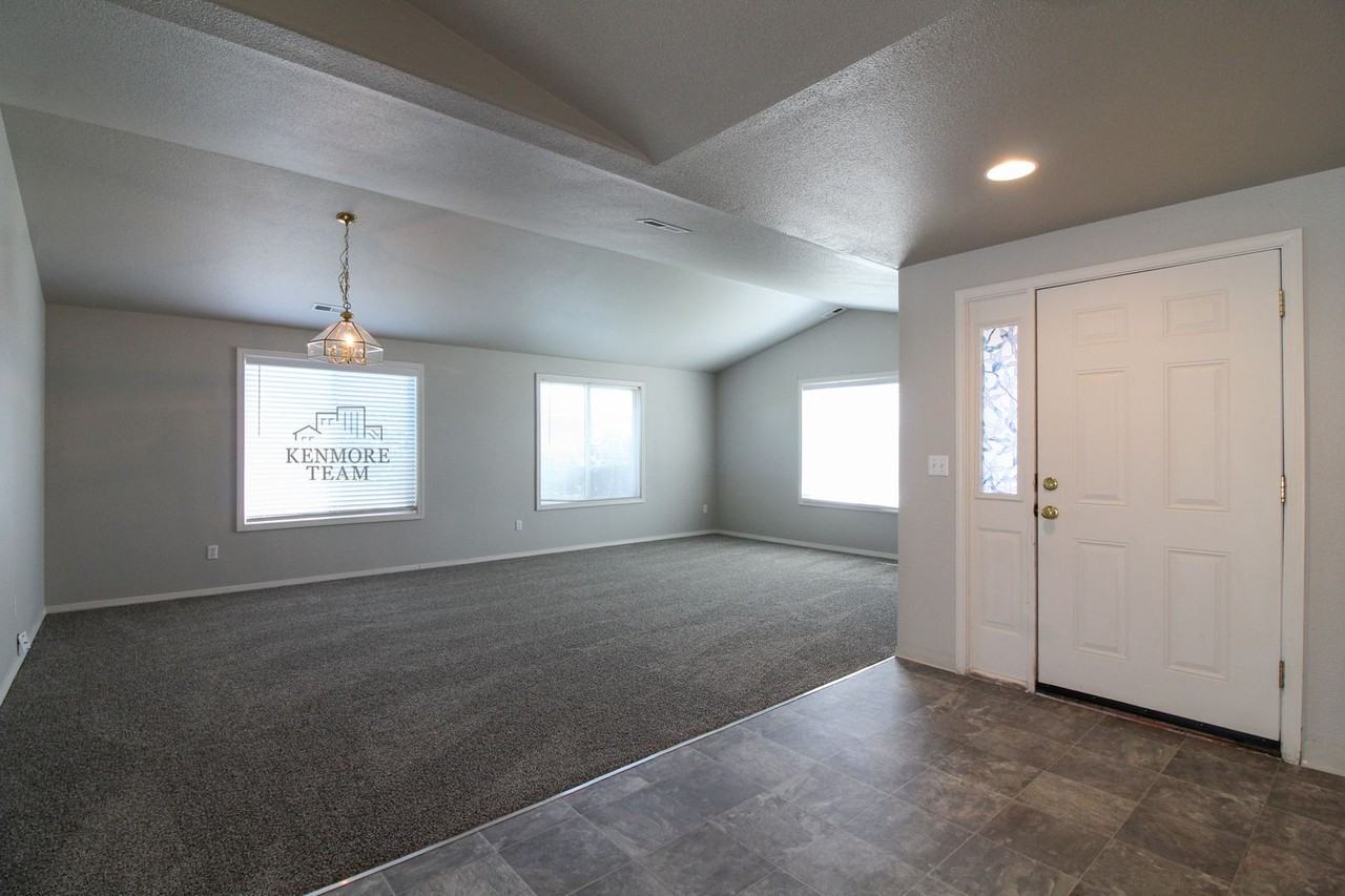 7611 Pender Dr - Photo 2 of 19