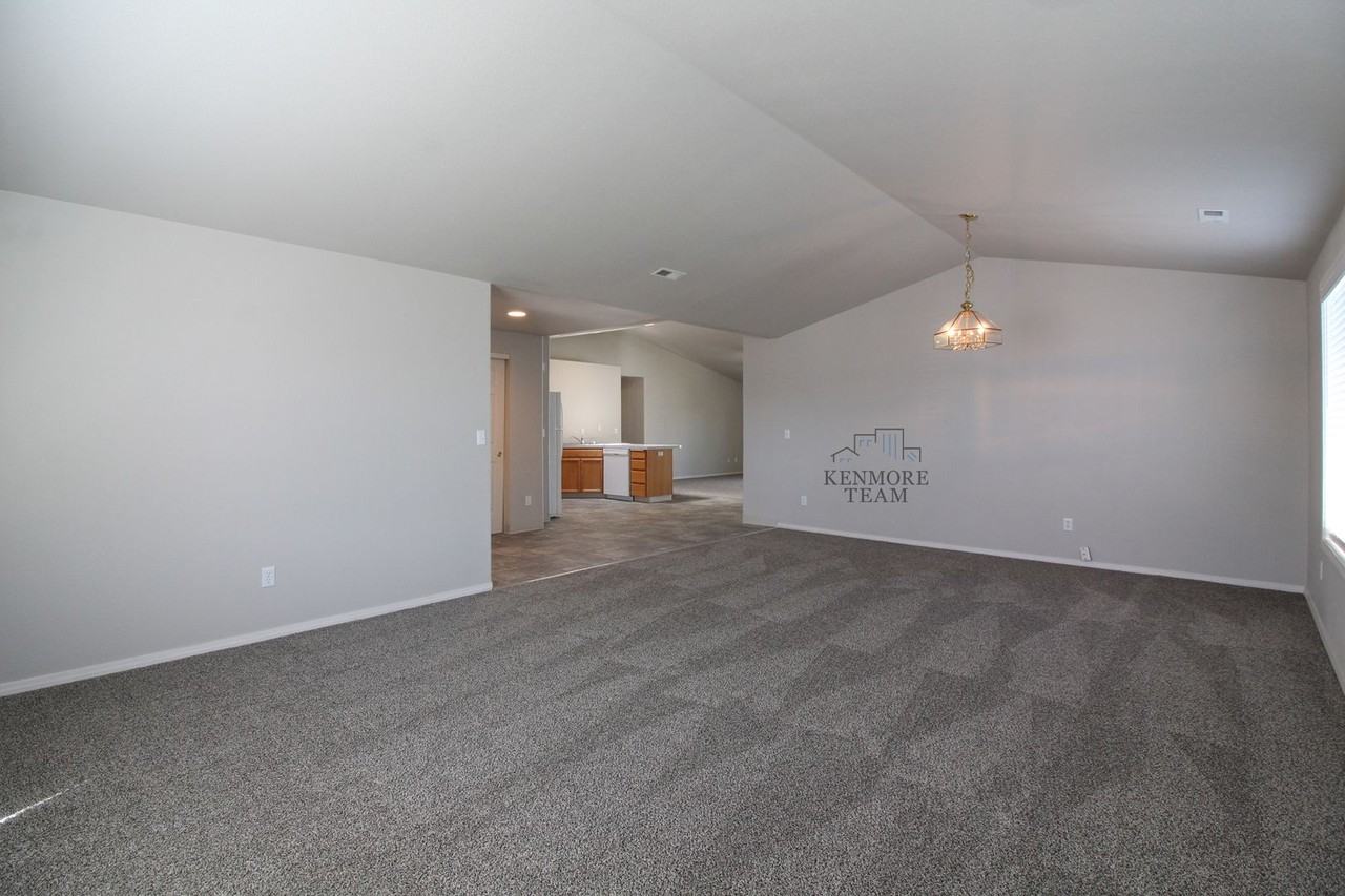 7611 Pender Dr - Photo 4 of 19