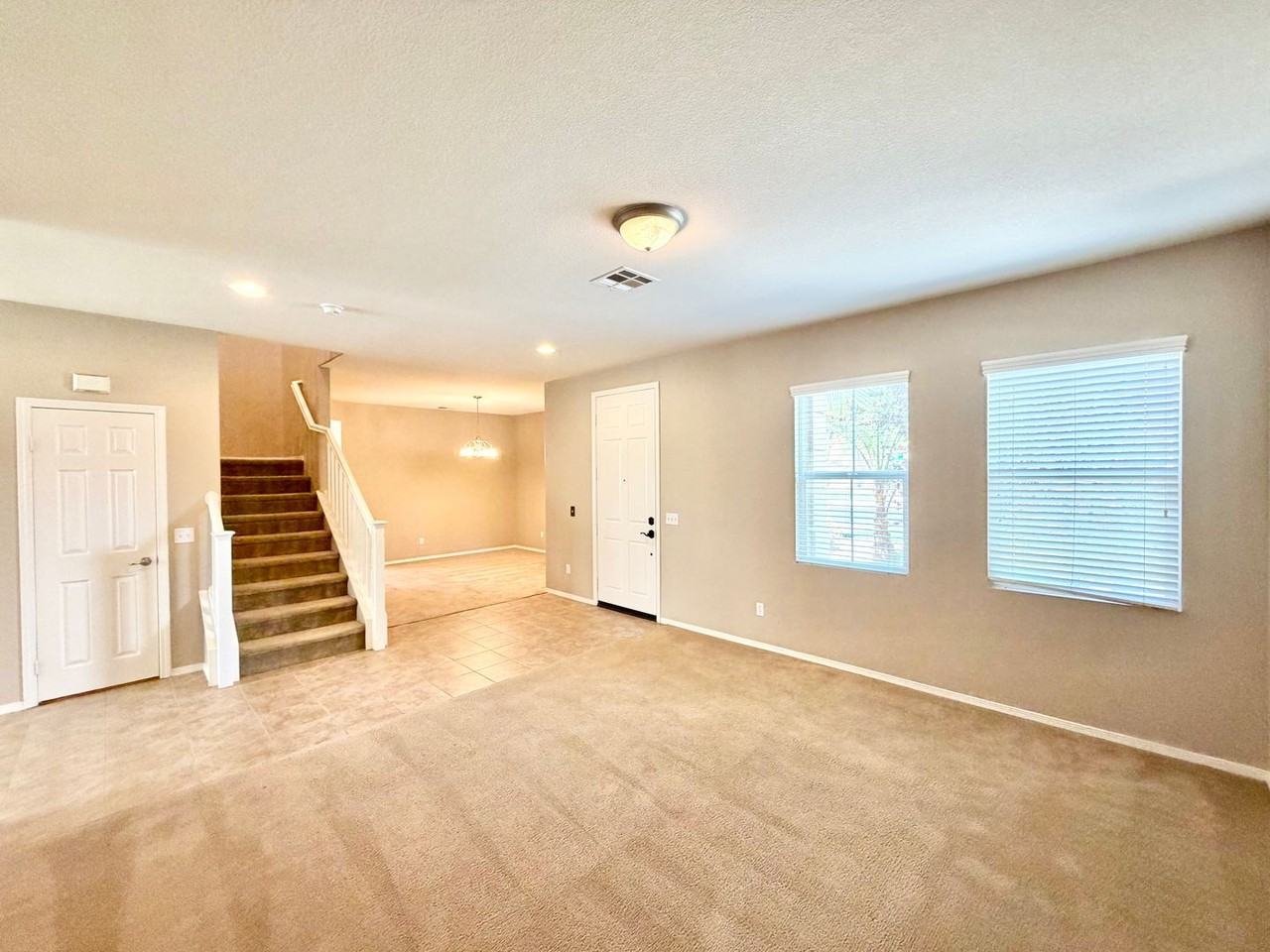 36367 Sicily Ln - Photo 7 of 50
