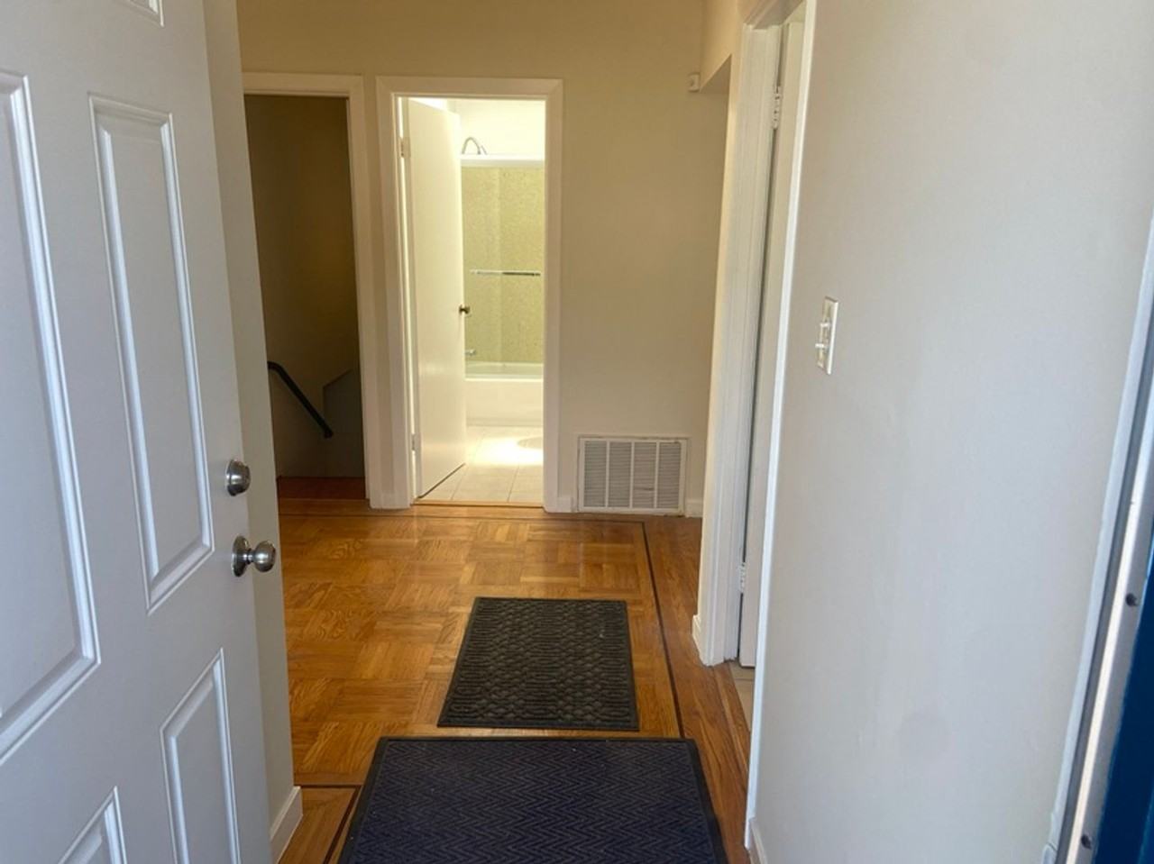 1395 Oakdale Ave - Photo 3 of 20