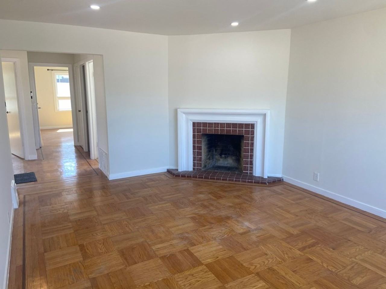 1395 Oakdale Ave - Photo 6 of 20