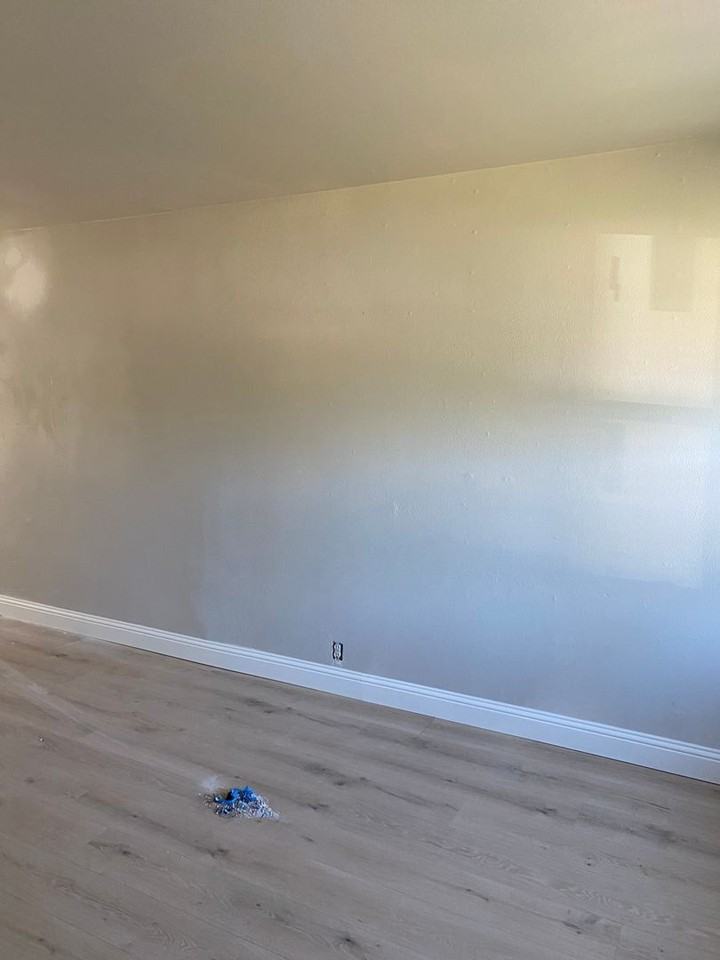 807 Raleigh Cir - Photo 3 of 12