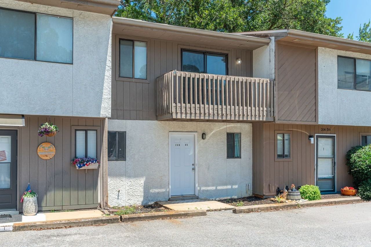 206 4th St Se - Photo 4 of 32