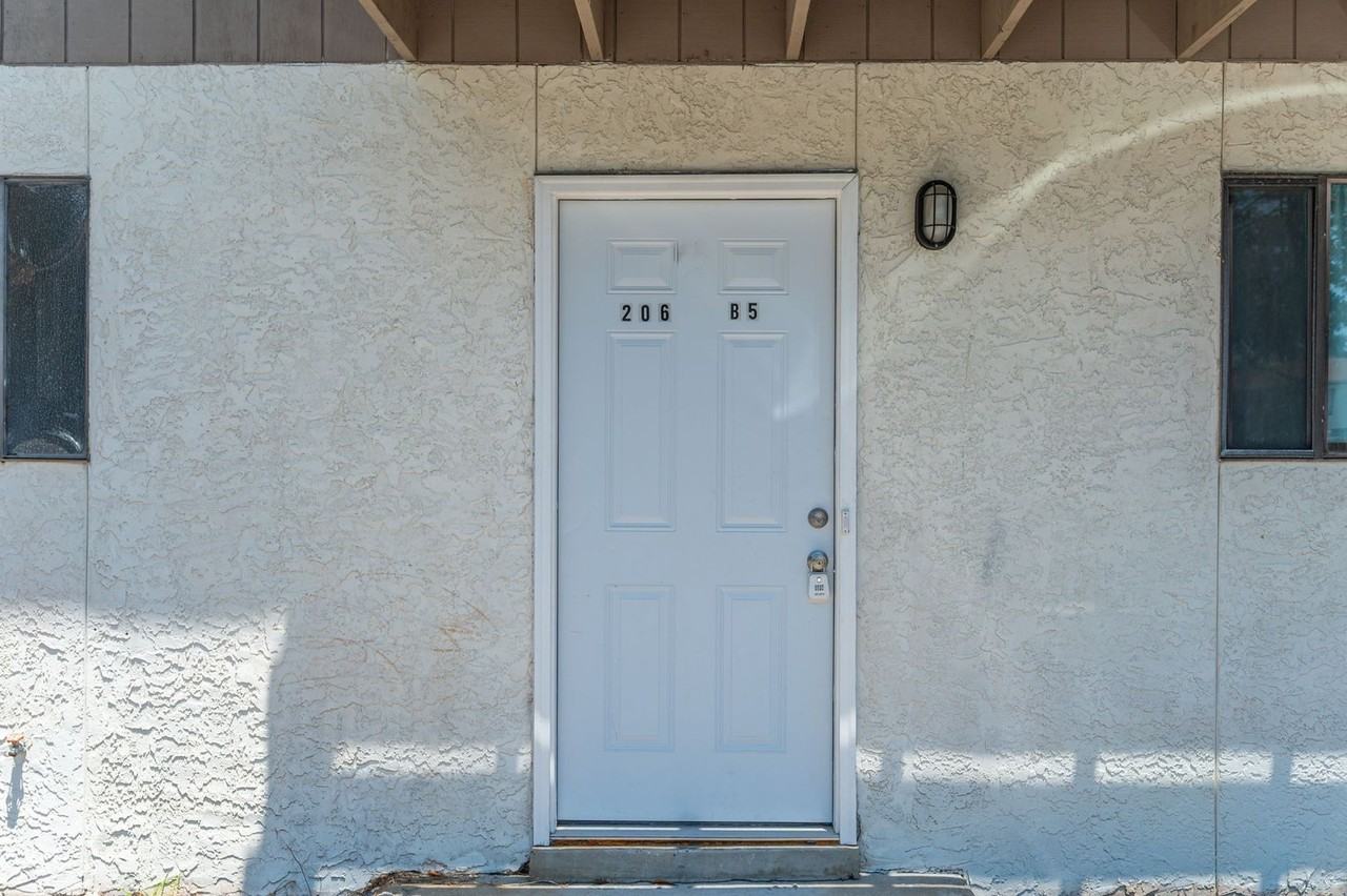 206 4th St Se - Photo 5 of 32