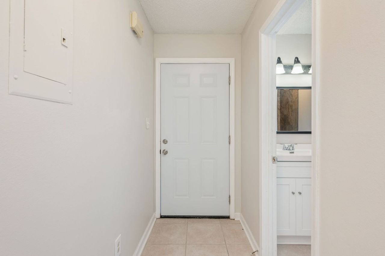 206 4th St Se - Photo 6 of 32