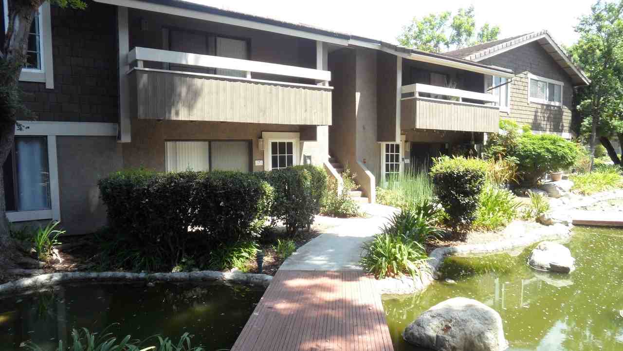 172 Streamwood - Photo 4 of 29