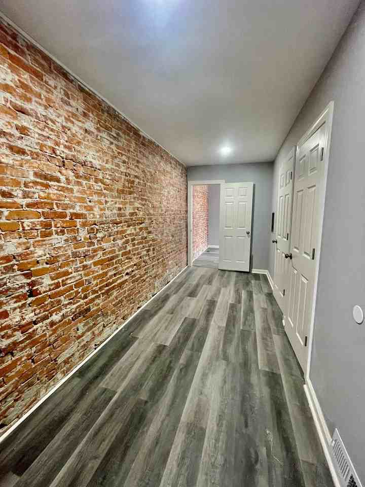 3901 Poplar St - Photo 6 of 11