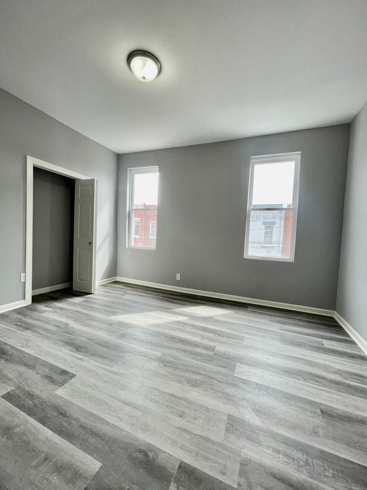 3901 Poplar St - Photo 7 of 11