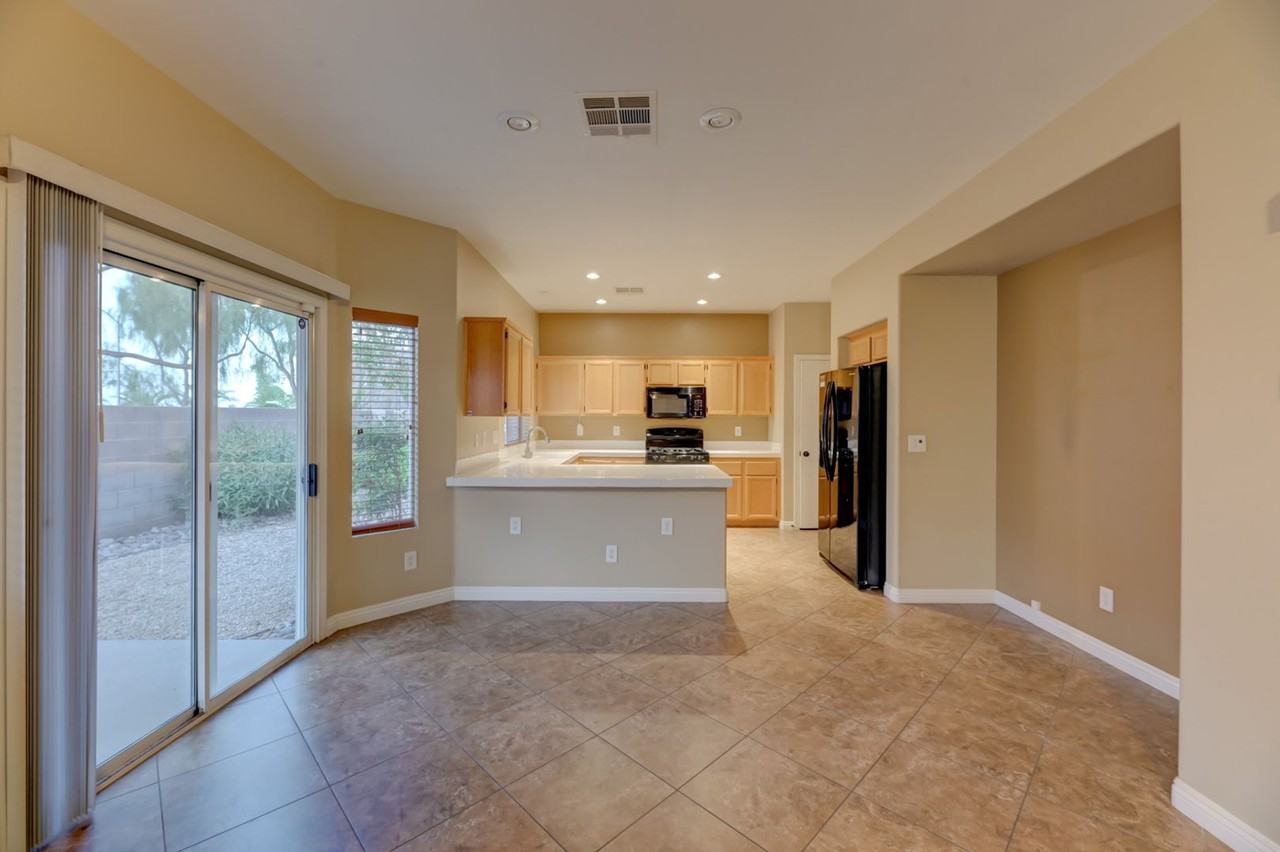 998 Veranda View Ave - Photo 2 of 17