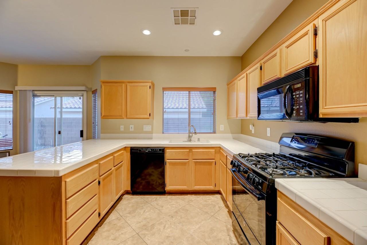 998 Veranda View Ave - Photo 3 of 17