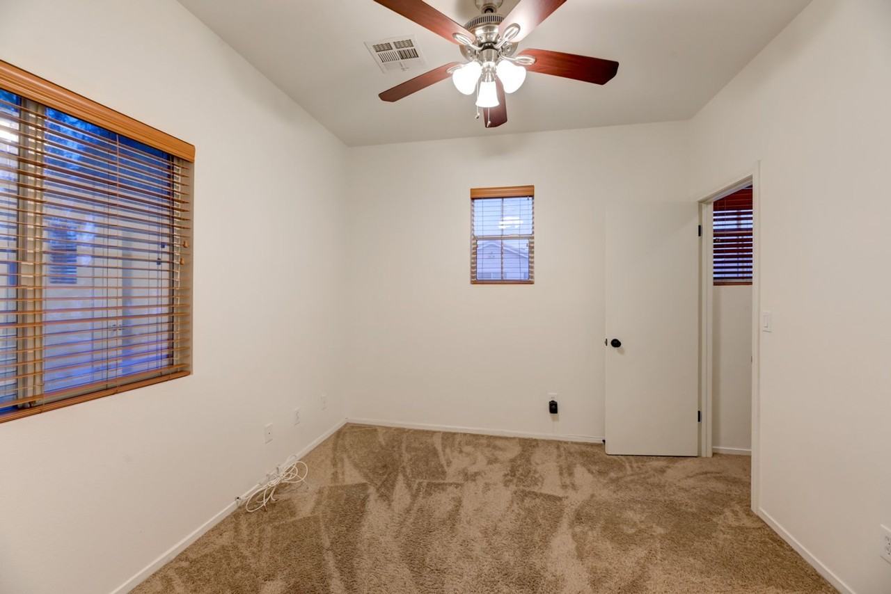 998 Veranda View Ave - Photo 4 of 17