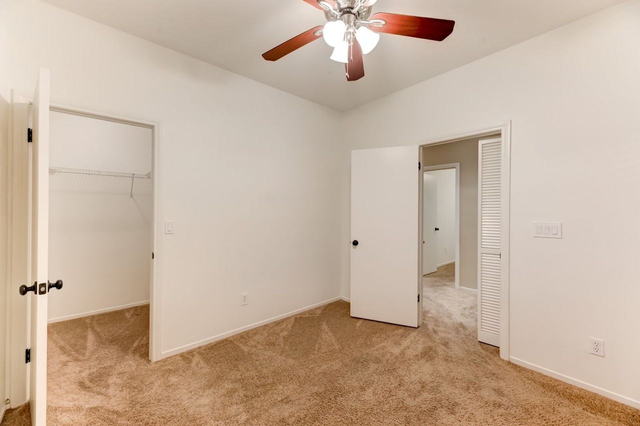 998 Veranda View Ave - Photo 5 of 17