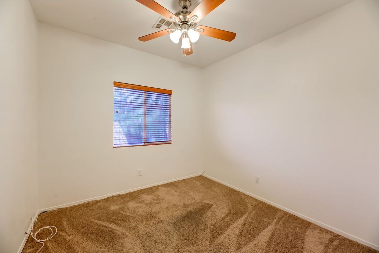 998 Veranda View Ave - Photo 7 of 17