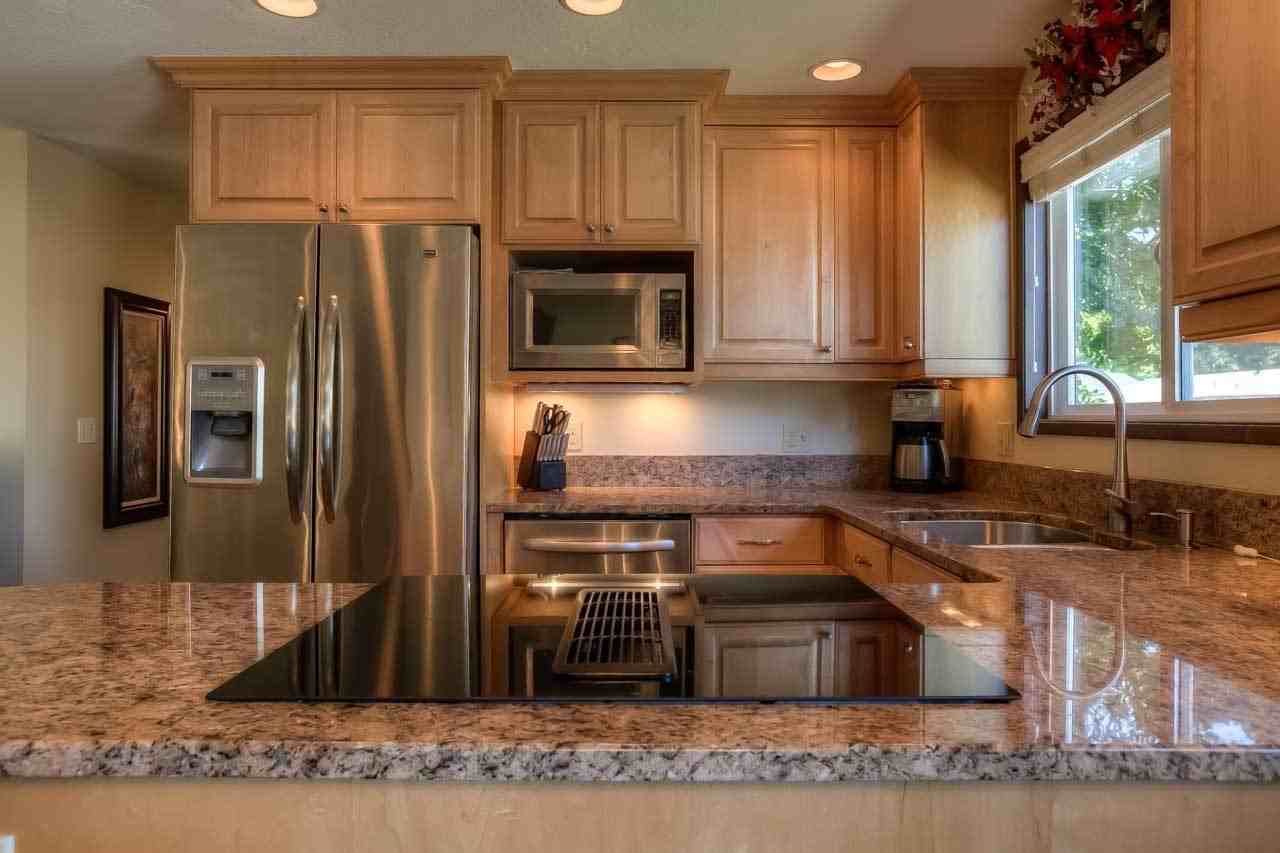 1070 Denise St Se - Photo 5 of 13
