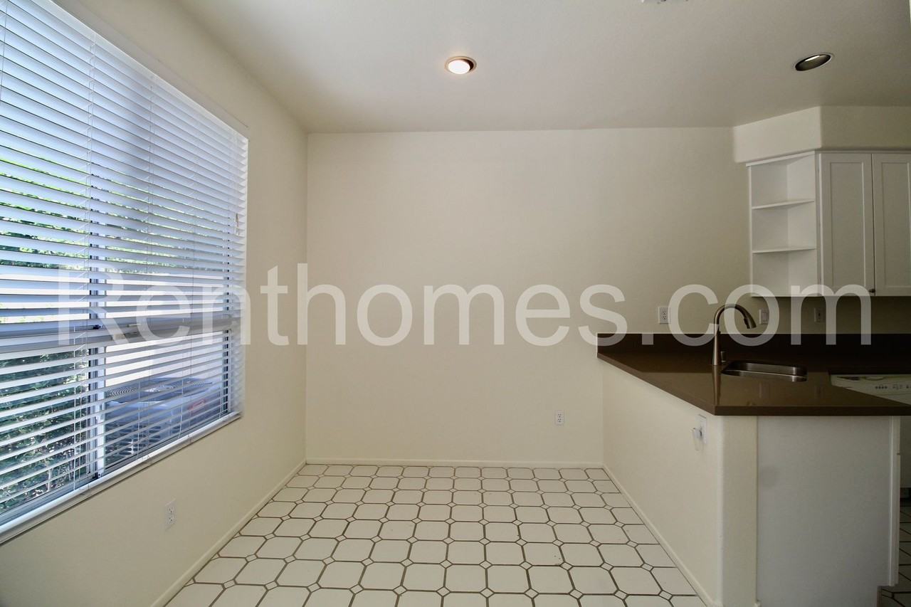 9411 Questa Pointe - Photo 5 of 23