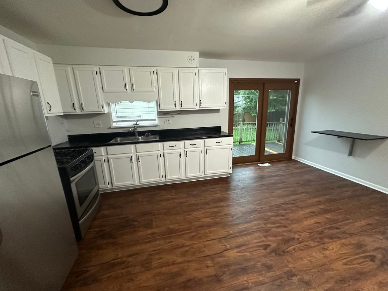 2733 Yeoman St - Photo 4 of 7